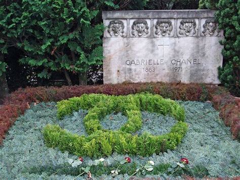 coco chanel burial site|where did coco chanel die.